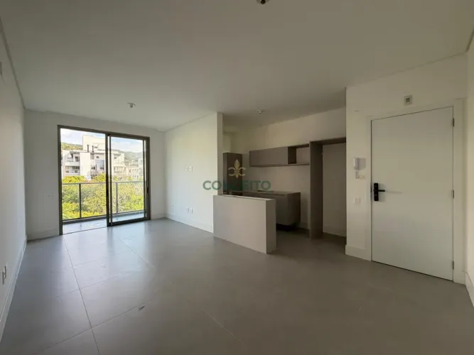 Apartamento a venda com 2 Quartos, sendo 2 Suítes, 75m² , no bairro Córrego Grande, Floria