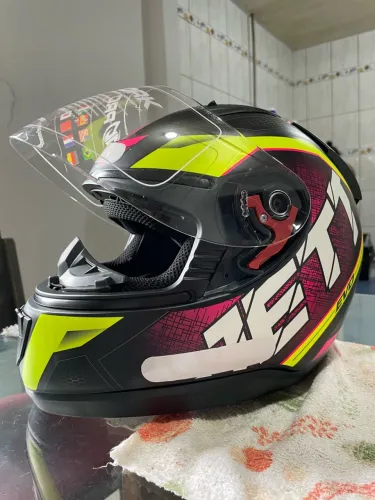 Capacete jett