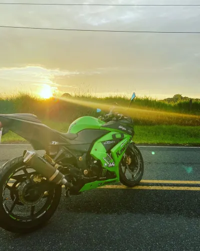 KAWASAKI NINJA 250R - BAIXA QUILOMETRAGEM! 