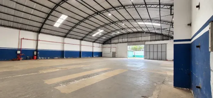 GO UP ALUGA GALPÃO Dr. Freitas 1900m2 escritórios mezanino copa estacionamento Pedreira Be