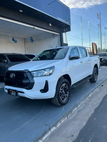 Toyota Hilux CD 4X4 2.8 Diesel Mec. 2023