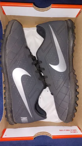 Chuteira nike tamanho 39