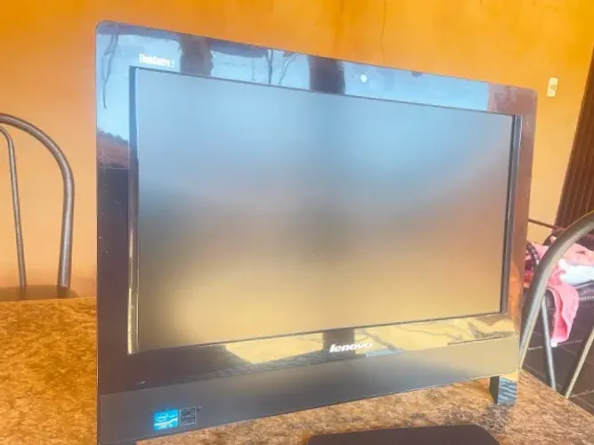 COMPUTADOR ALL IN ONE LENOVO