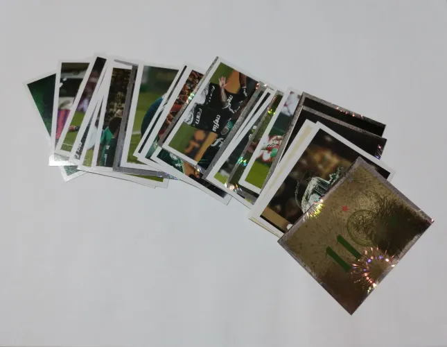 Lote de 31 figurinhas da edição Palmeiras 110 anos