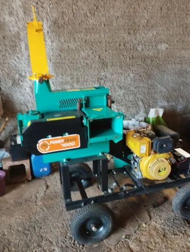 Triturador Buffalo 13 cv disel