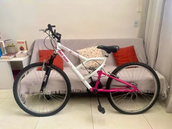 BICICLETA MORMAII FANTASY ARO 26 COM MARCHAS E DUPLA SUSPENSÃO
