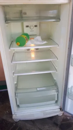 Geladeira Brastemp  Funcionando perfeitamente  Voltagem 220  Perfeito estado uso
