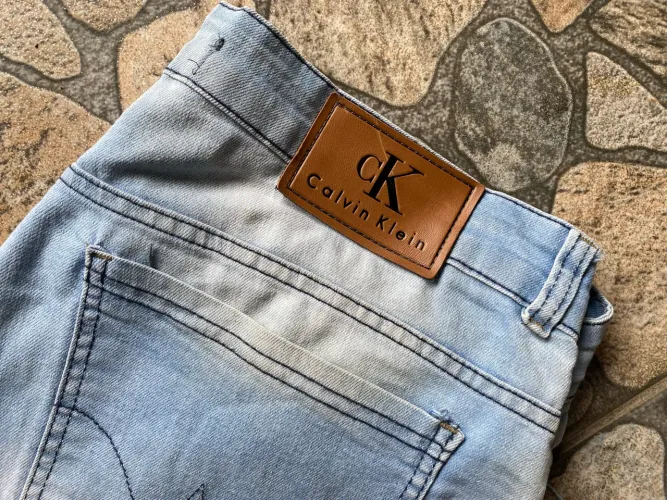 Bermuda Jeans Calvin Klein - Tam. 48