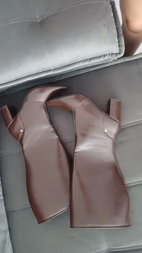 Vendo bota nunca usada 150,00