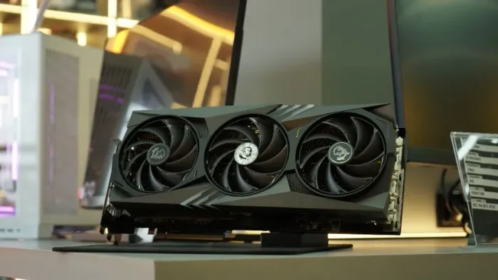 ? Placa de Vídeo Seminovo RTX 4090 24GB MSI Gaming Trio - Loja Física ?