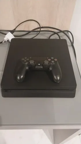 PS4 SEMI NOVO COM CONTROLE