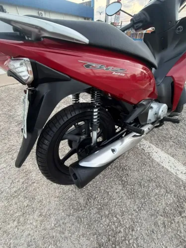 VENDO BIZ MUITO NOVA