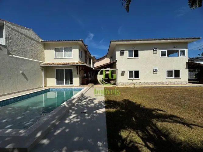 Casa com 4 Quartos para alugar, 285 m² por R$ 12.517/mês - Camboinhas - Niterói/RJ