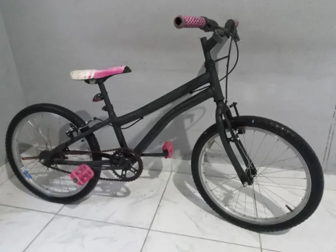 Entrego Bicicleta Aro 20 infantil ótima aceito cartão