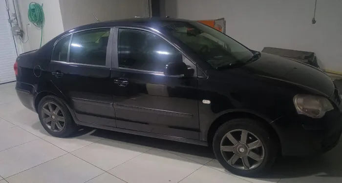 Volkswagen Polo Sedan 1.6 MI Total Flex 8V 4P 2009