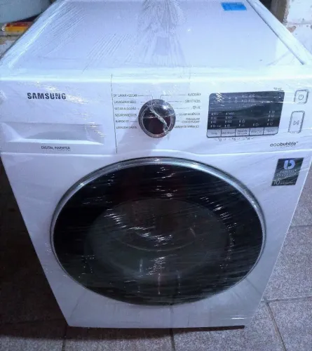Lava e seca Samsung 11kg muito nova 