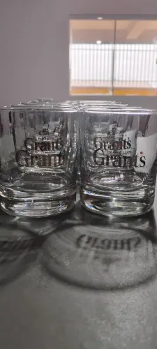Copos de Whisky Grants 