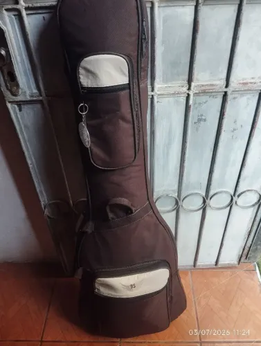 Baixo 5 cordas 