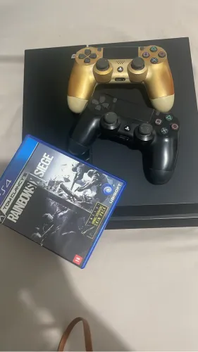 PlayStation 4 Fat 500GB ? Usado + 2 Controles + Jogo
