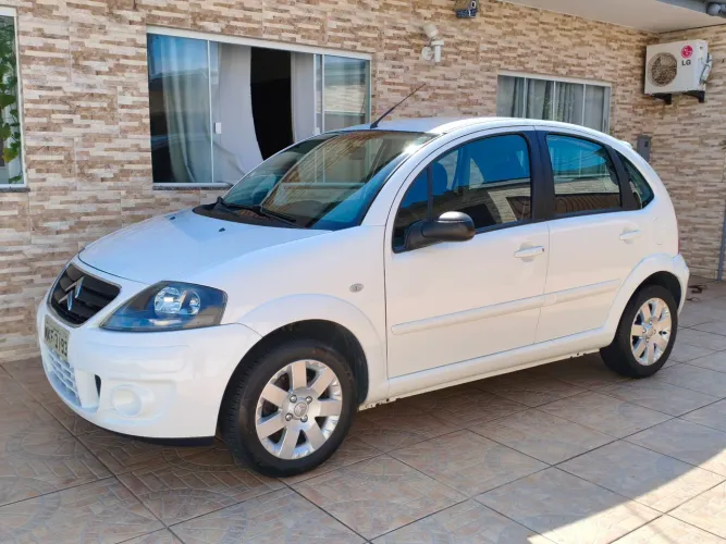 Citroen C3 GLX 1.4/ GLX Sonora 1.4 Flex 8V 5P 2012