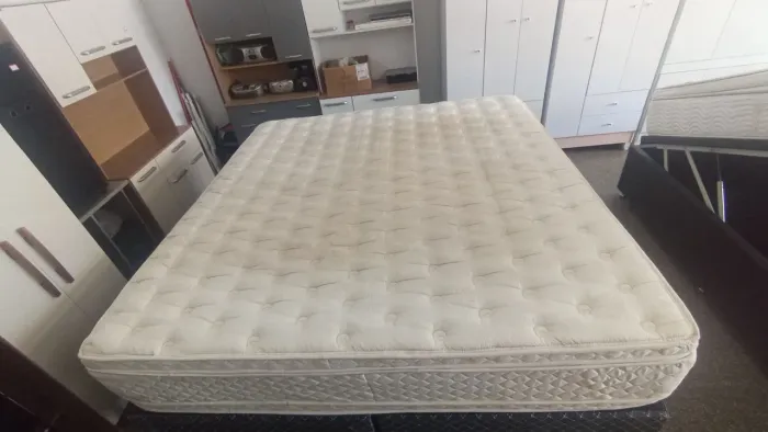 Cama box super king size 