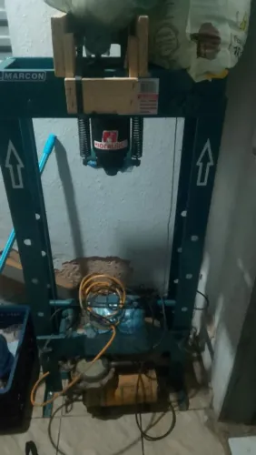 Vendo prensa 15 toneladas nova