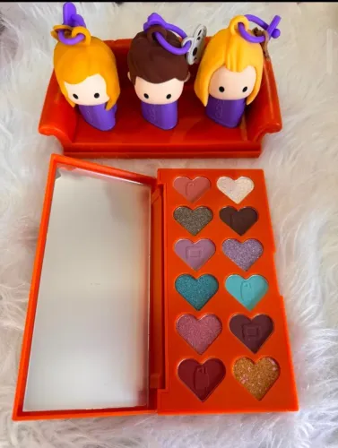 Paleta de maquiagem da coleção Friends em parceria com Quem Disse Berenice