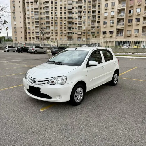 Toyota Etios X 1.3 Flex 16V 5P Mec. 2017