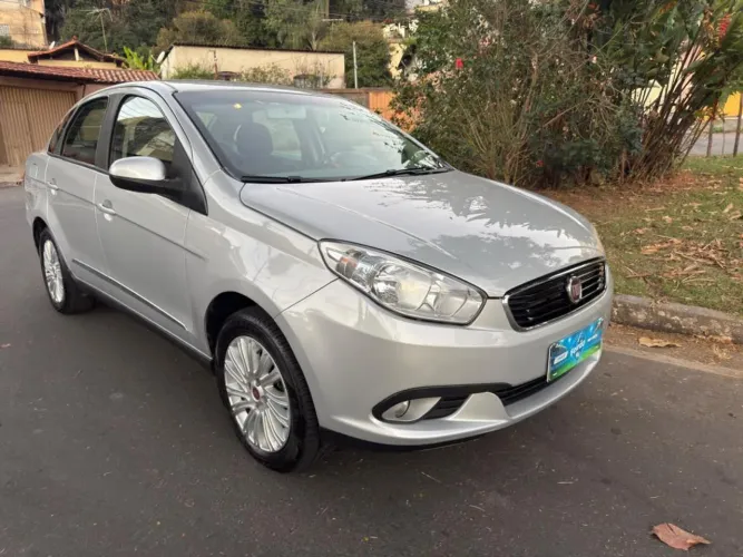 Fiat Grand Siena Essence 1.6 Flex 16V 2017