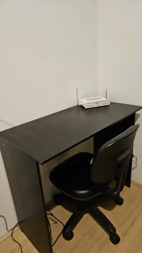 Escrivaninha preta