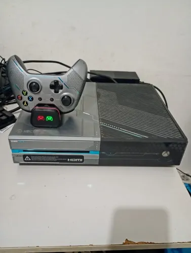 Xbox One Fat com carregador de controle