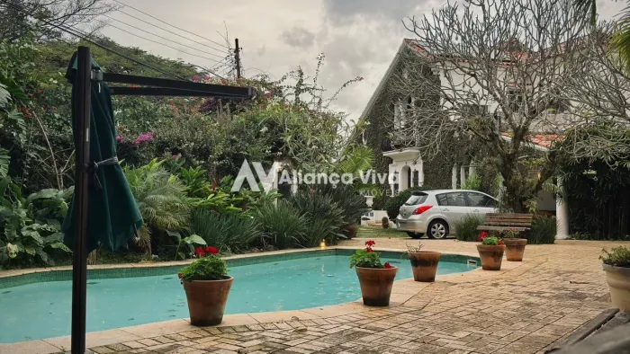 Santa Teresa | Casa 5 quartos, sendo 1 suite