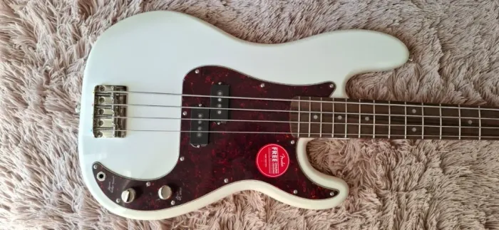 Baixo Precision Squier Classic Vibe 60?s