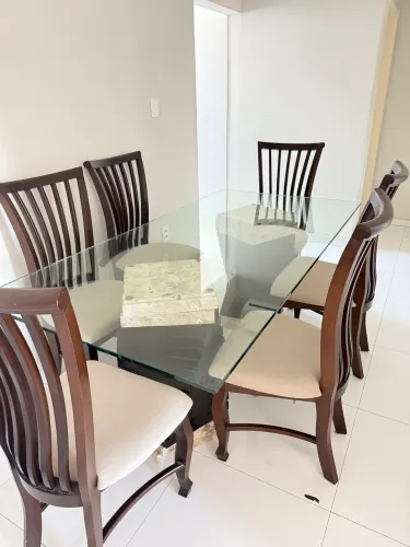 Mesa de vidro e base com mármore + 6 cadeiras