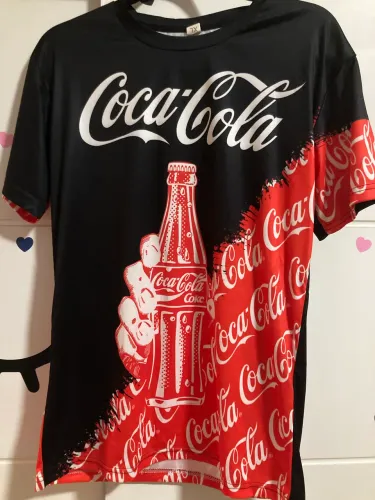 Camiseta Coca-Cola Baby Look Preta e Vermelha - Tamanho XL (GG)