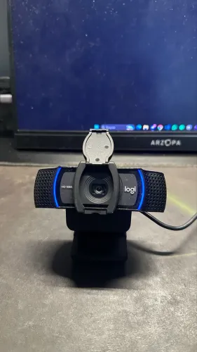Webcam logitech c920s pro 1080p - pouco utilizada e com caixa 