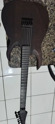 Guitarra artesanal