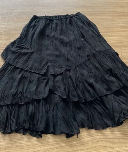 Saia preta de seda vintage