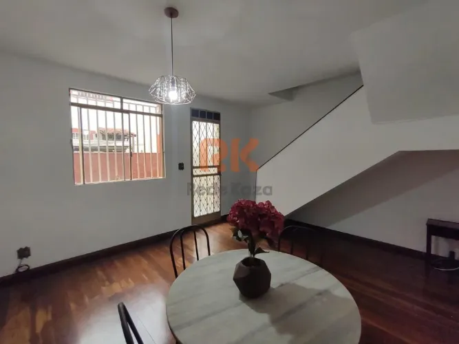 Casa Geminada para Aluguel Itapoã, BH  3 Quartos, 1 Vaga, Acabamento em Ardósia/Taco