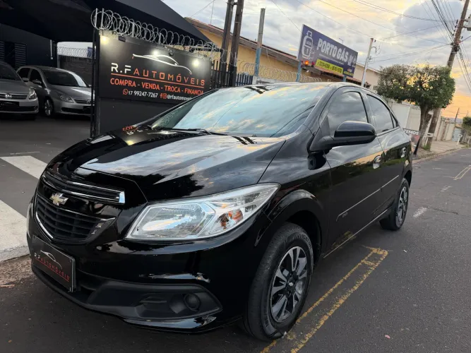 Chevrolet Onix Hatch LT 1.0 8V Flex Power Mec. 4P 2014