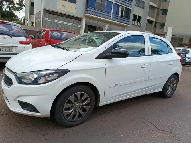Chevrolet Onix Hatch Advantage 1.4 8V Flex Aut. 4P 2019