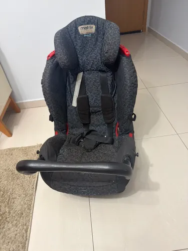 Cadeira / bebê conforto de 2 anos a 5 anos