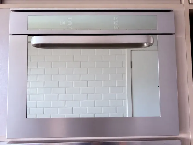 Micro-ondas Brastemp Gourmand de embutir, modelo BMO40ARBNA, 40 litros, inox e 220V.