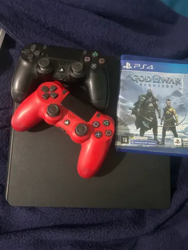 PS4 1TB 2 MANETES ORIGINAIS ZERO