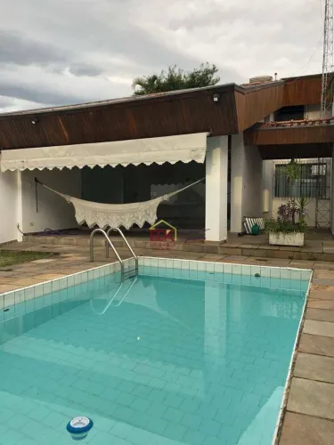 Casa com 3 dormitórios à venda, 267 m² por R$ 680.000,00 - Centro - Pindamonhangaba/SP