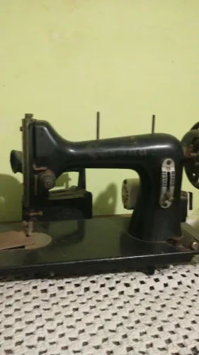 Máquina de costura antiga