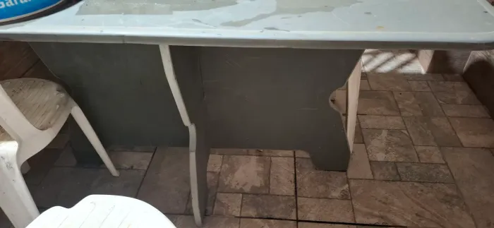 Mesa de jardim 1,60 por 0,80 cm