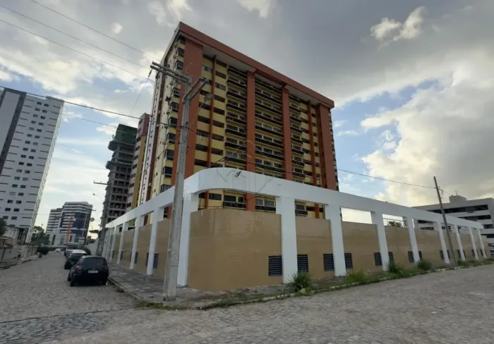 Apartamento a venda com 3 quartos, 1 suite, 2 vagas no Aeroclube - João Pessoa