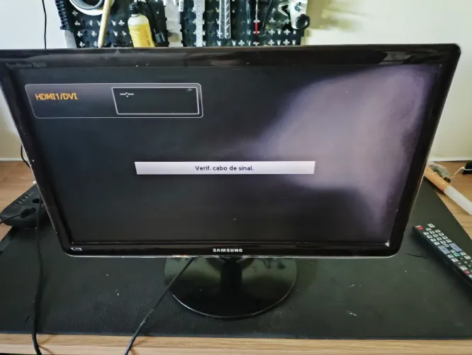 Monitor Samsung 24" 60hz com tela manchada