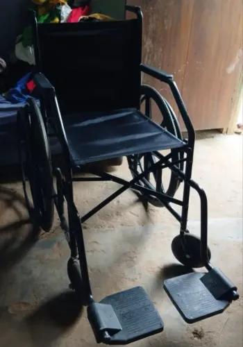 Cadeira de rodas novinha